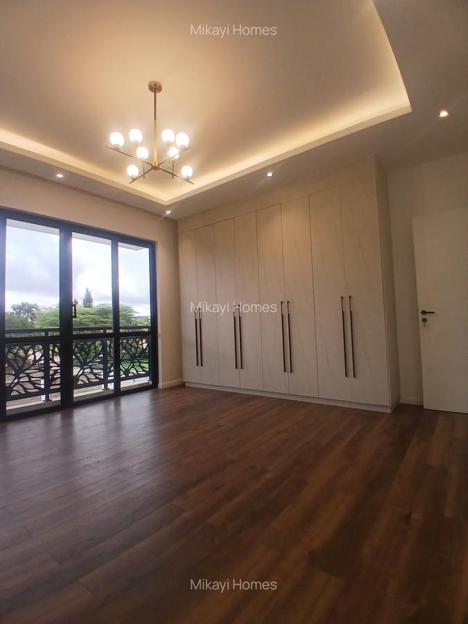 5 Bed Villa with En Suite in Lavington - 15