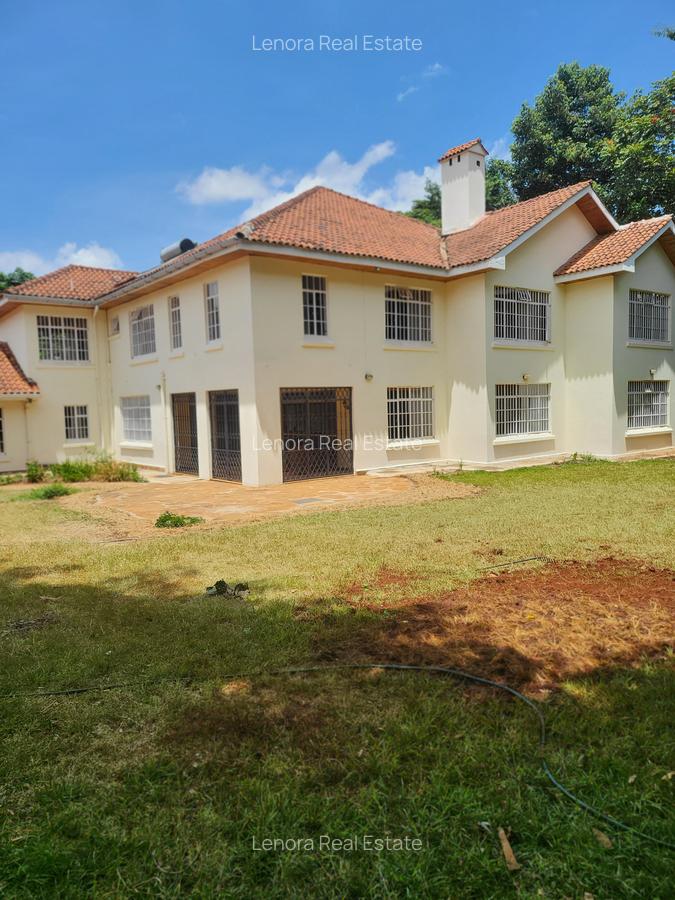 5 Bed Villa with En Suite in Nyari - 1