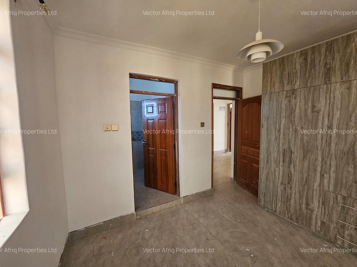 4 Bed Townhouse with Garden in Kitengela - 3