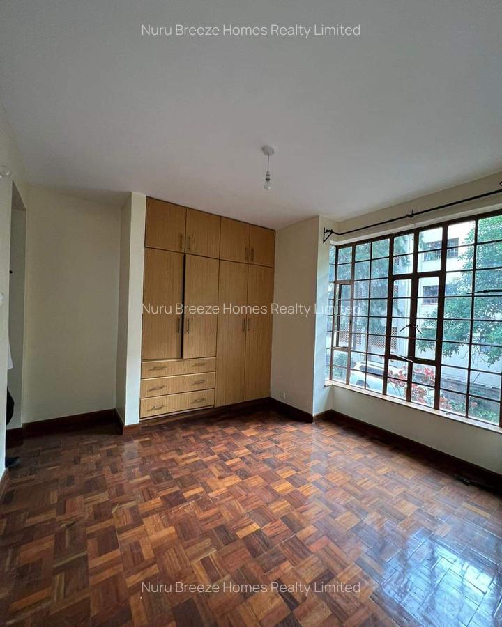 2 Bed Apartment with En Suite in Brookside - 8