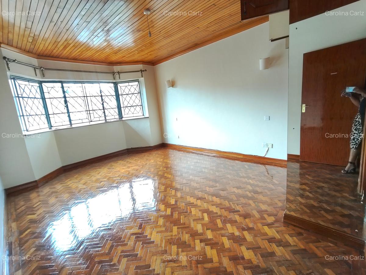 3 Bed Apartment with En Suite at Brookside Drive - 6