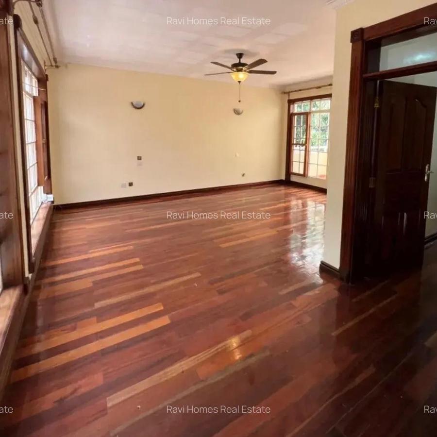 5 Bed Townhouse with En Suite in Kyuna - 13