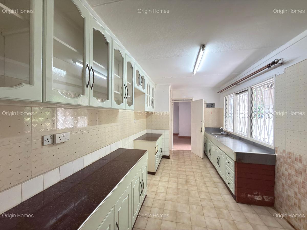 4 Bed House with En Suite at Loresho - 7
