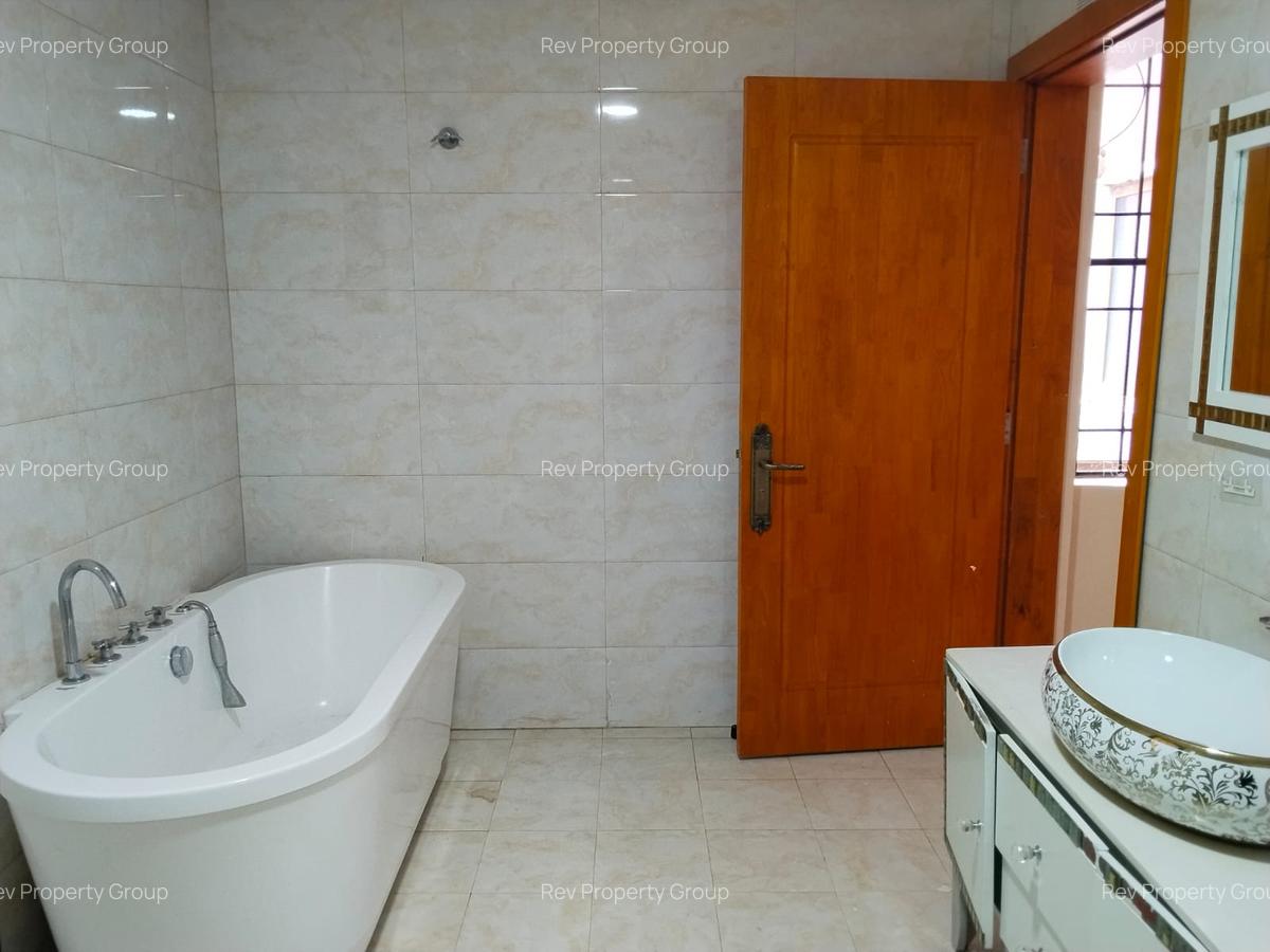 5 Bed Villa with En Suite in Lavington - 17