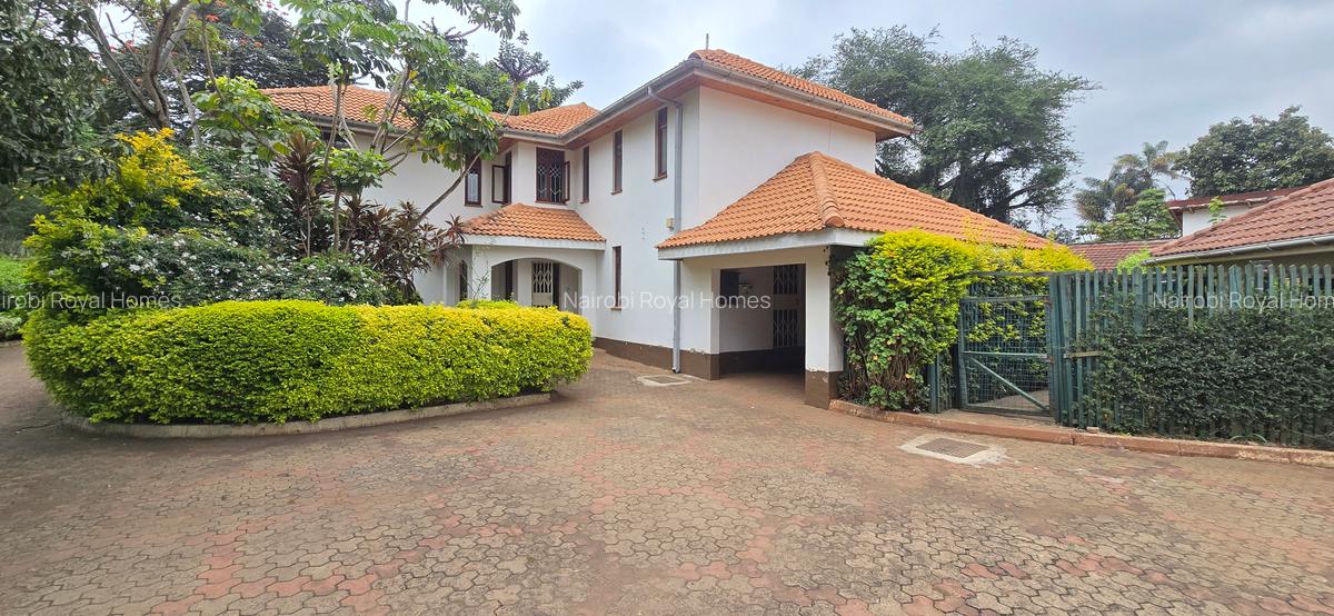 4 Bed Townhouse with En Suite at Lavington Green - 2