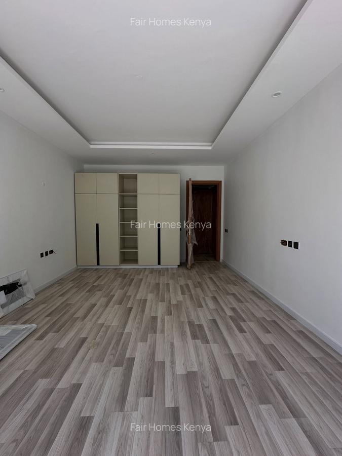 5 Bed Townhouse with En Suite at Lavington Green - 9