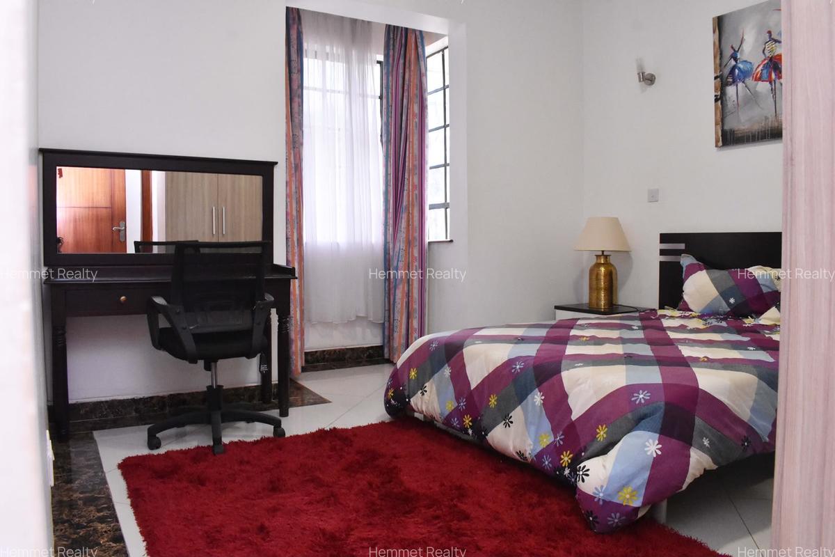 4 Bed Townhouse with En Suite in Kitisuru - 14