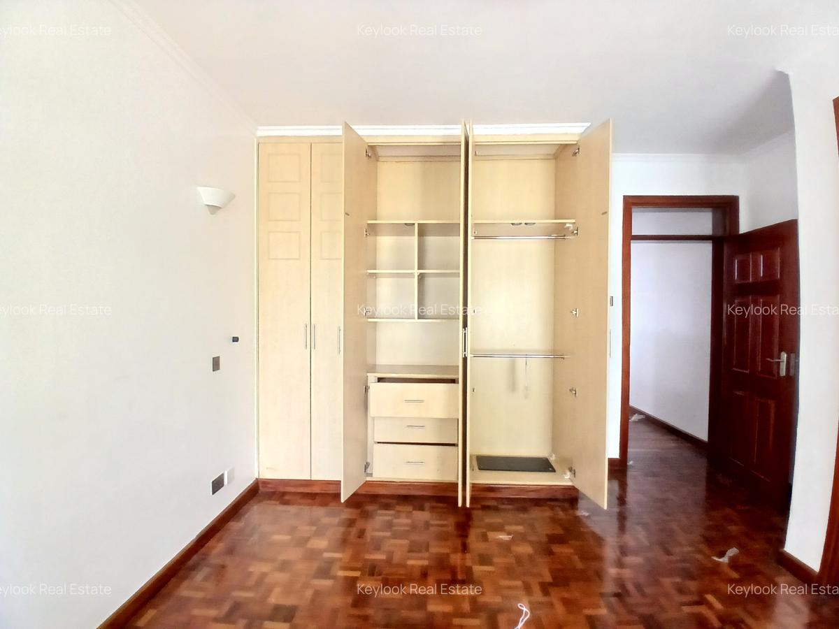 5 Bed Townhouse with En Suite at Lavington Green - 14