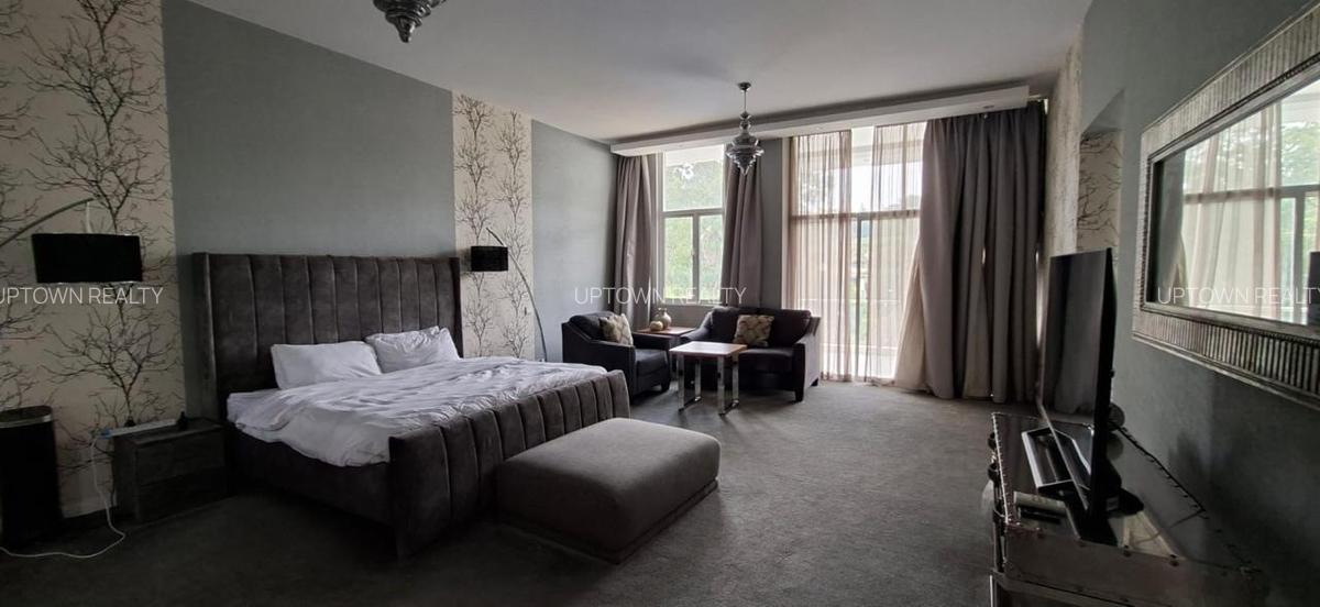 4 Bed House with En Suite at Spring Valley - 5