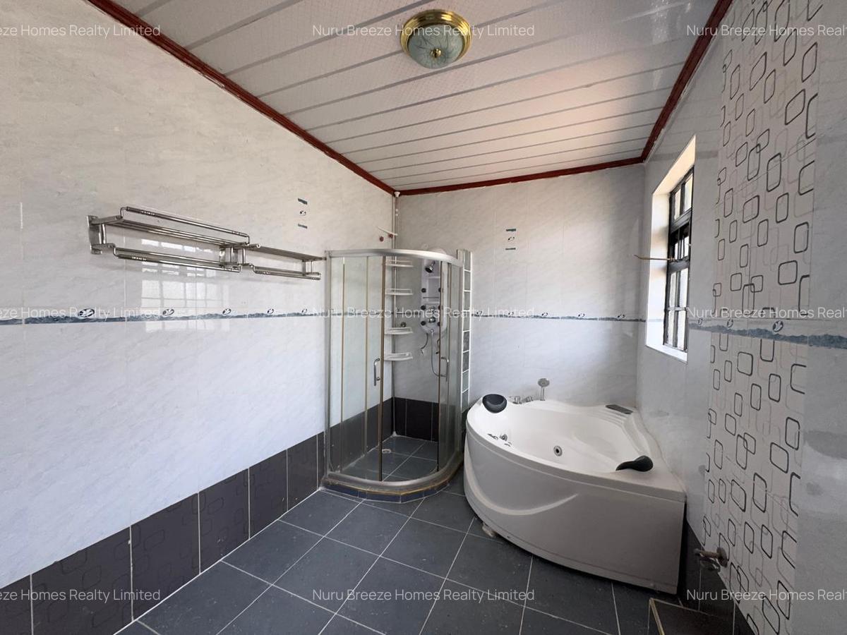 6 Bed House with En Suite in Runda - 16