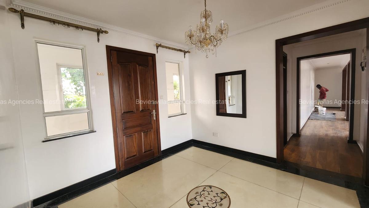 3 Bed Apartment with En Suite at Brookside - 14