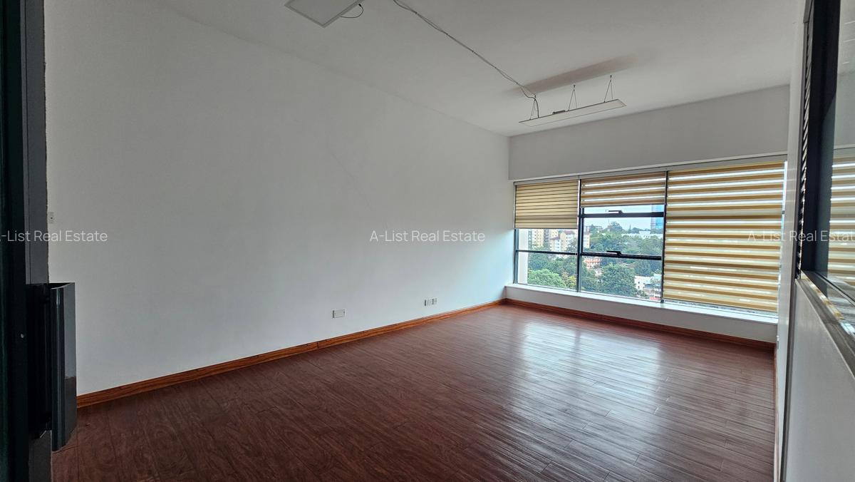2,734 ft² Office with Service Charge Included at Riverside Drive - 8