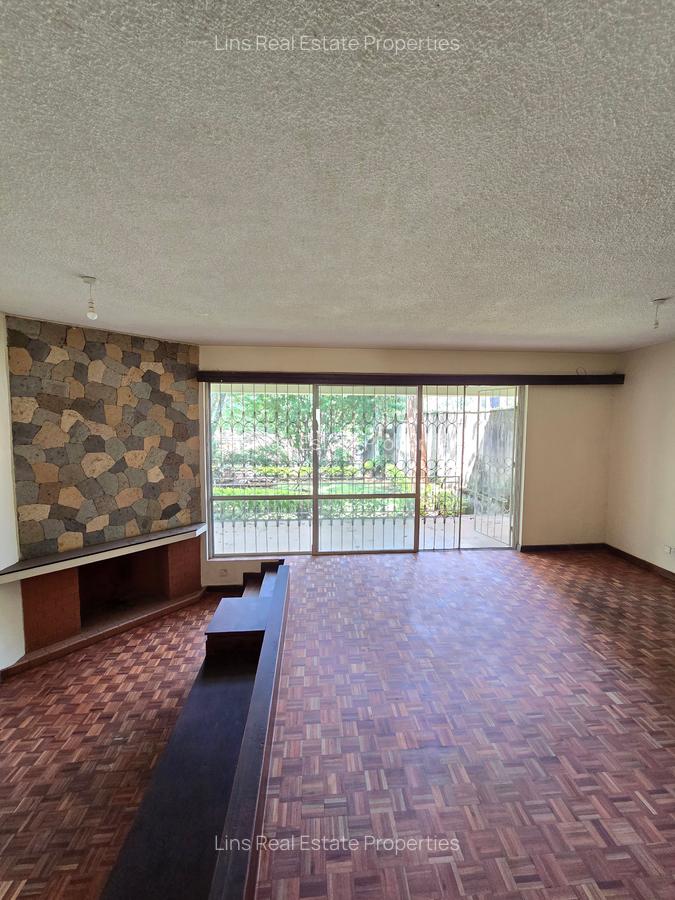 4 Bed Townhouse with En Suite in Spring Valley - 6