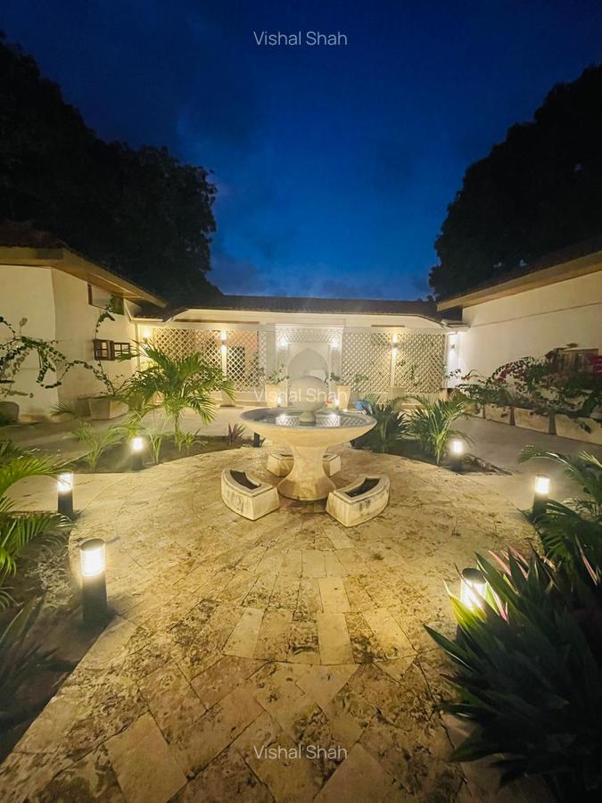 4 Bed Villa with En Suite at Bofa Road - 2