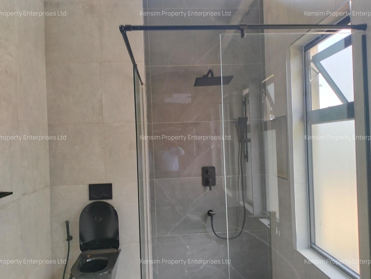 4 Bed Townhouse with En Suite in Runda - 11