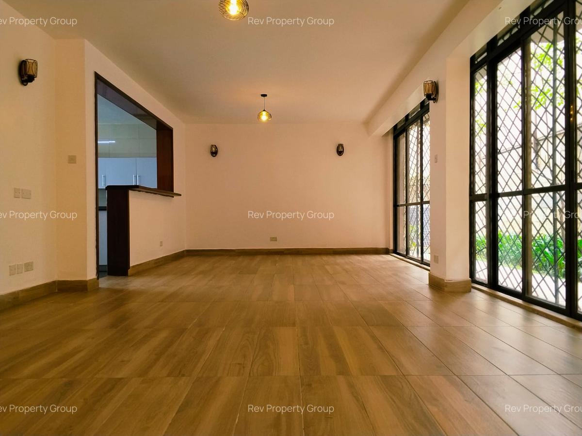 5 Bed Villa with En Suite in Lavington - 1