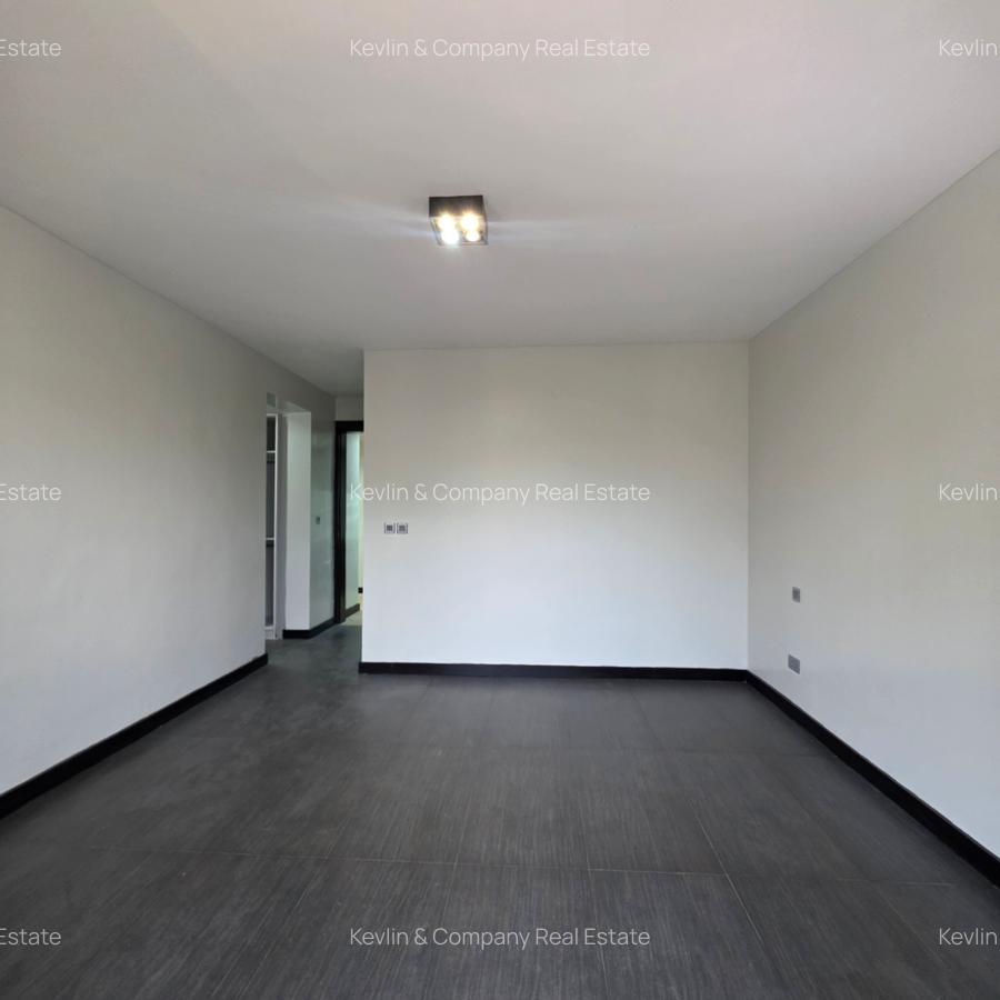 3 Bed Apartment with En Suite in Riverside - 16