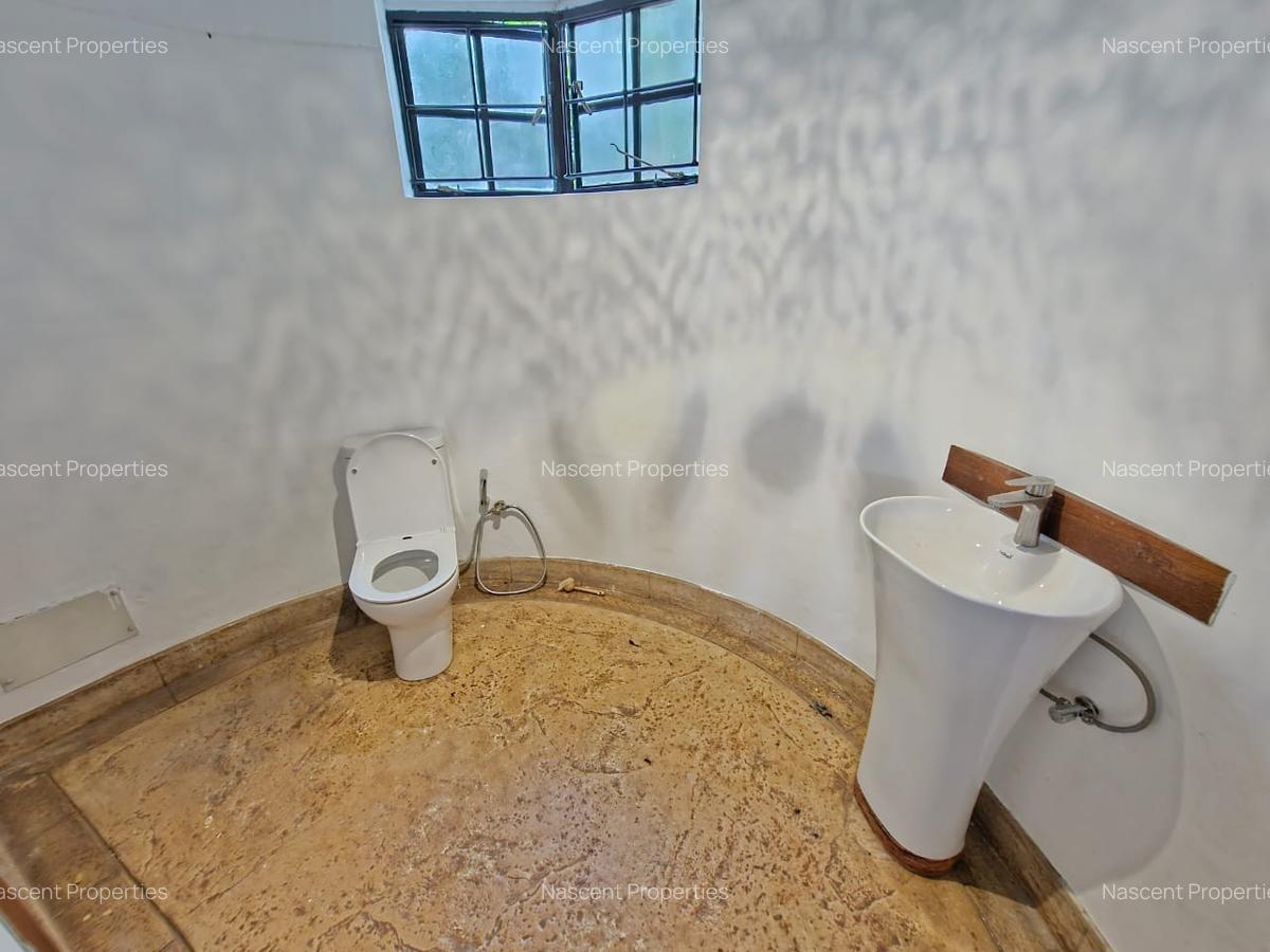 4 Bed House with En Suite in Nyari - 9