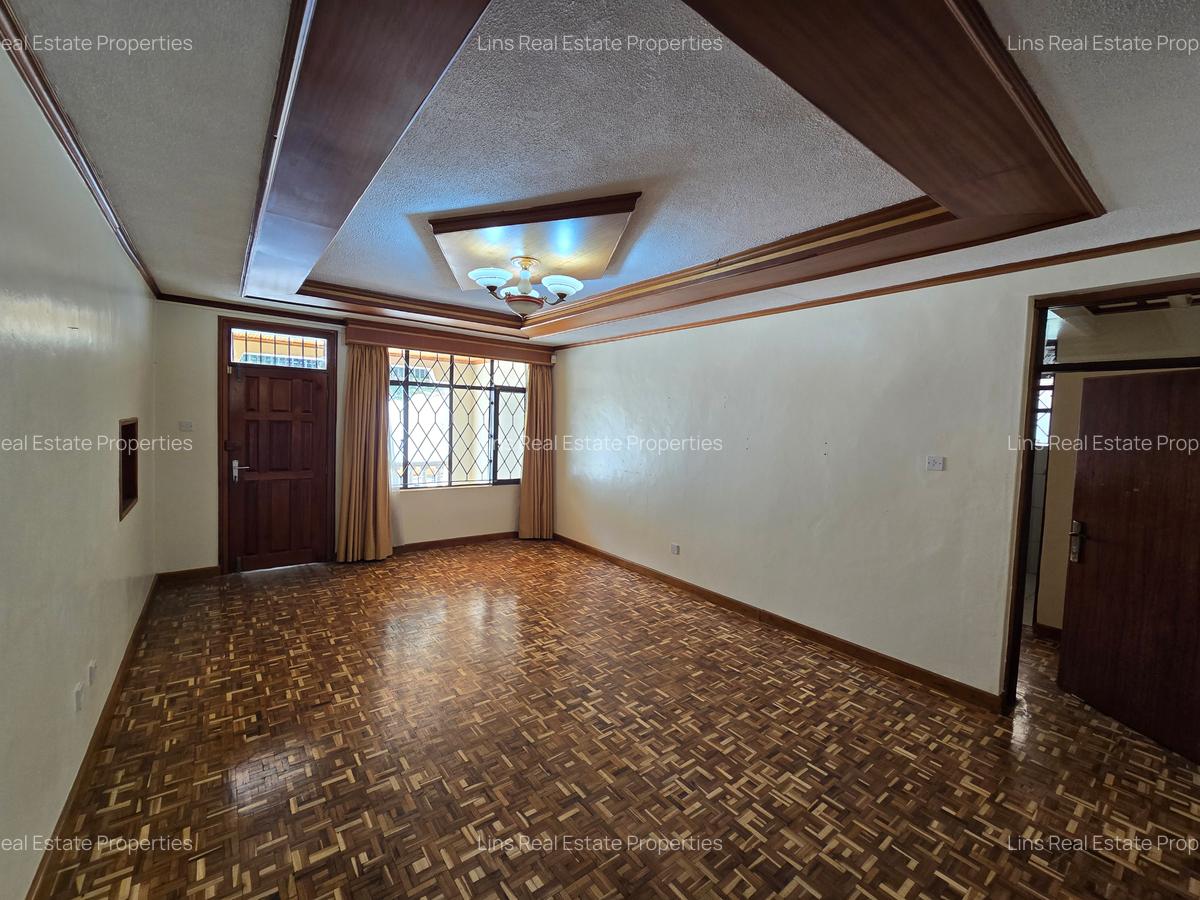 5 Bed House with En Suite in Runda - 18