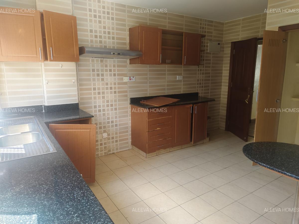 3 Bed Apartment with En Suite in Lavington - 2