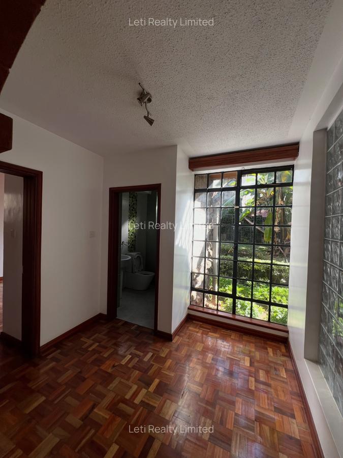 5 Bed Townhouse with En Suite in Lavington - 10