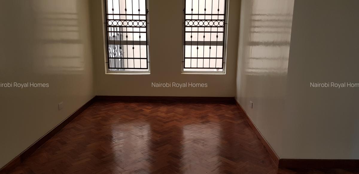 5 Bed Townhouse with En Suite at Lavington Road 66 - 6
