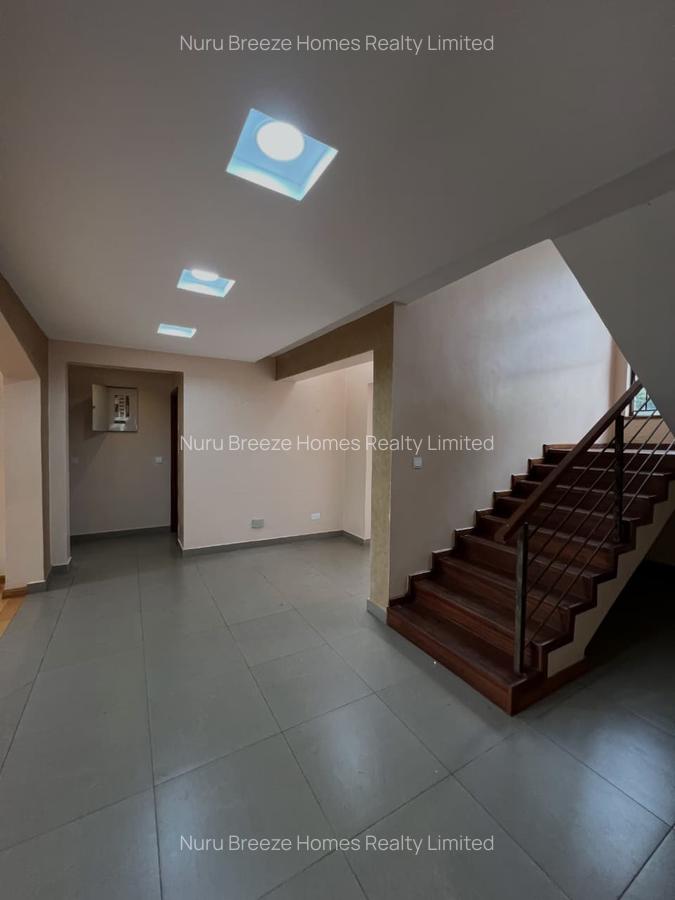 4 Bed Townhouse with En Suite in Lavington - 6