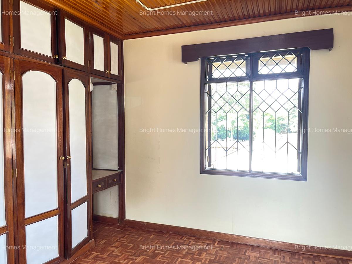 4 Bed Townhouse with En Suite in Lavington - 12