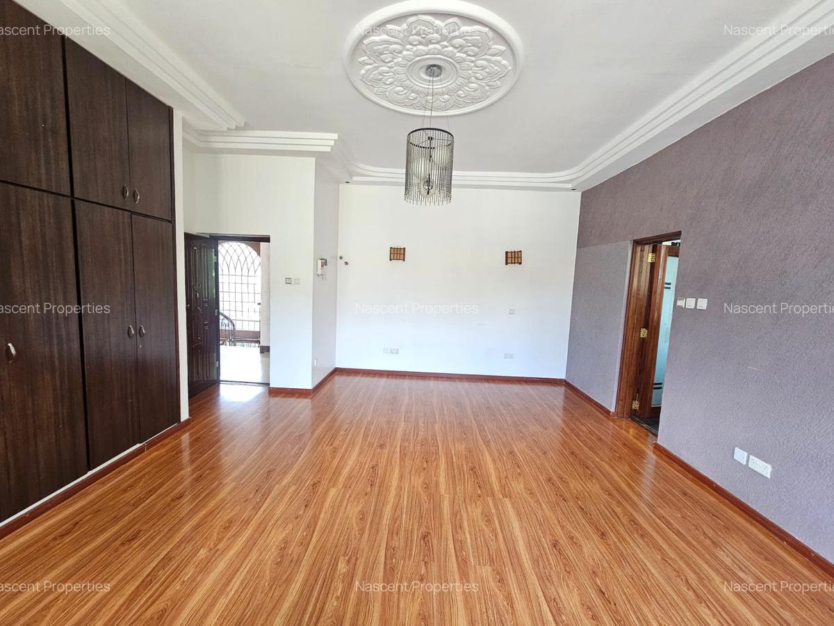 5 Bed House with En Suite in Nyari - 10
