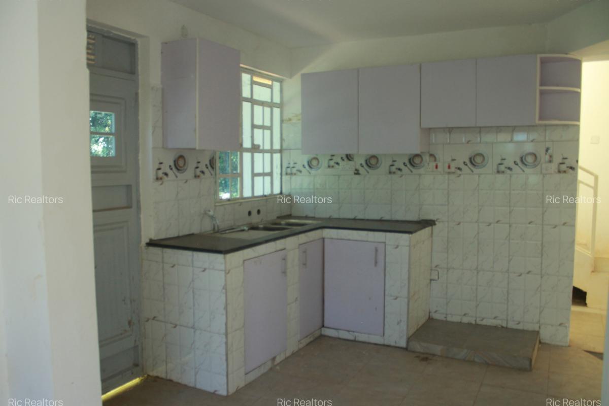 3 Bed Townhouse with En Suite at Karen Hills - 12