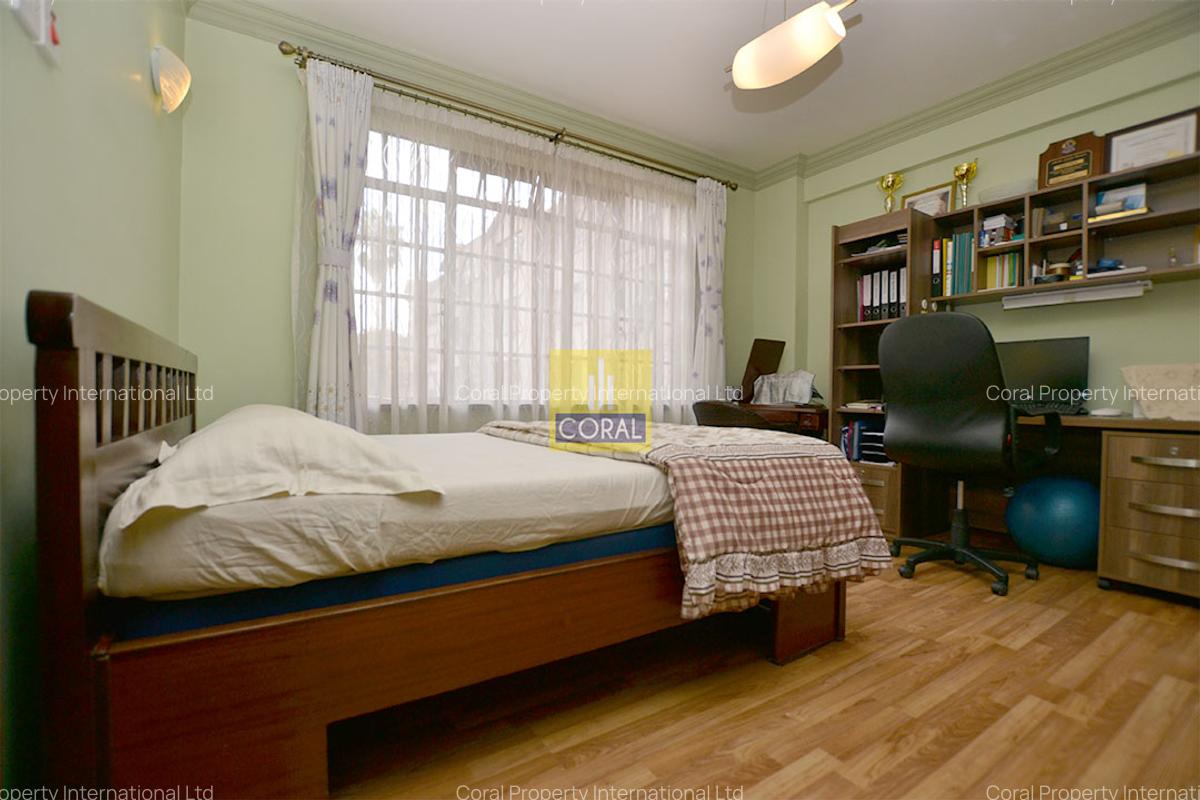 3 Bed Apartment with Lift in Parklands - 11