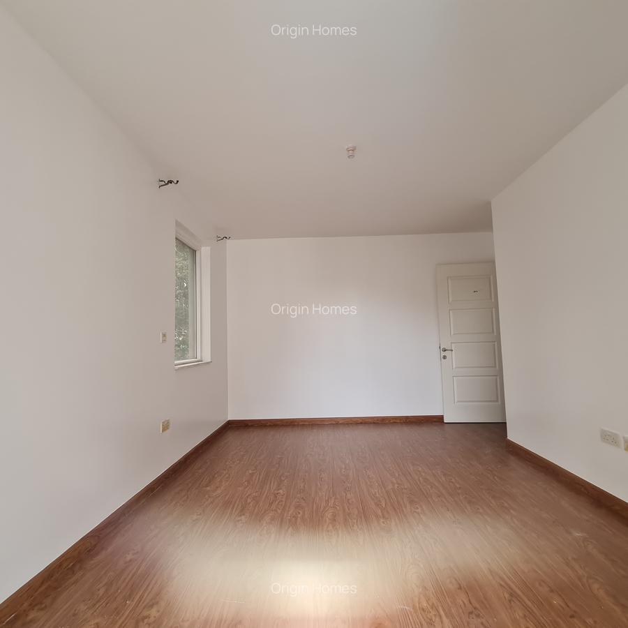 4 Bed Apartment with En Suite at Lavin - 16