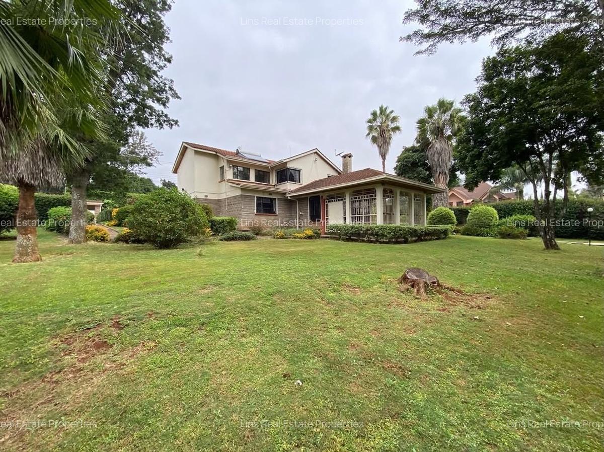 5 Bed House with En Suite in Runda - 1