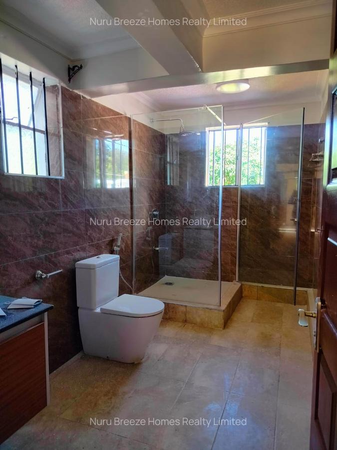 5 Bed House with En Suite in Runda - 10