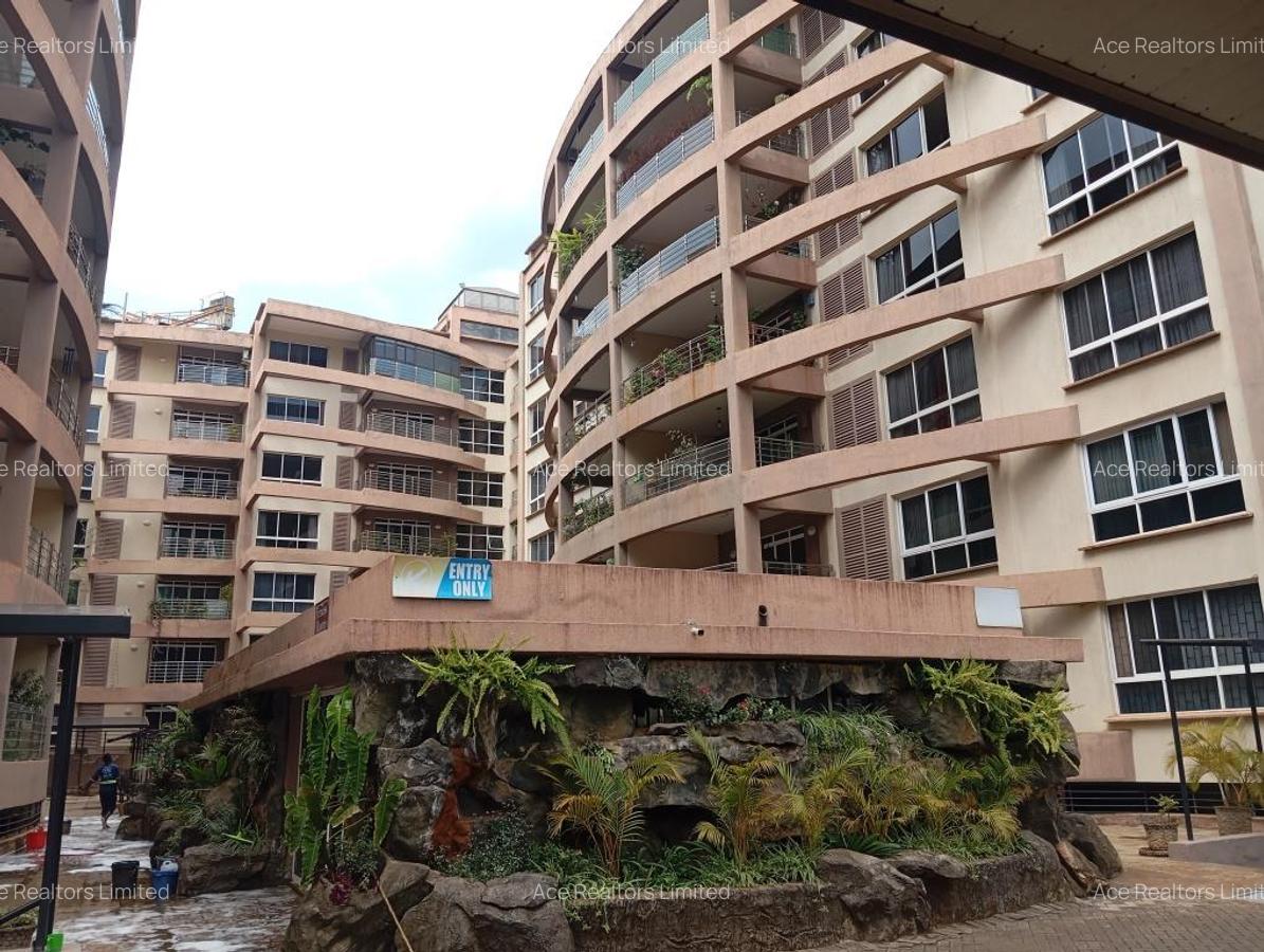 5 Bed Apartment with En Suite at Spring Valley - 1