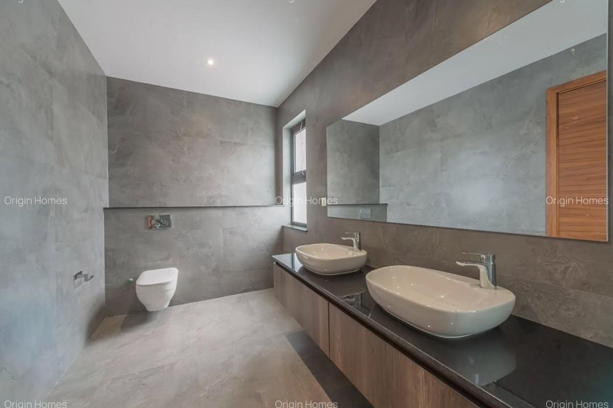 5 Bed Townhouse with En Suite at Old Kitisuru - 17