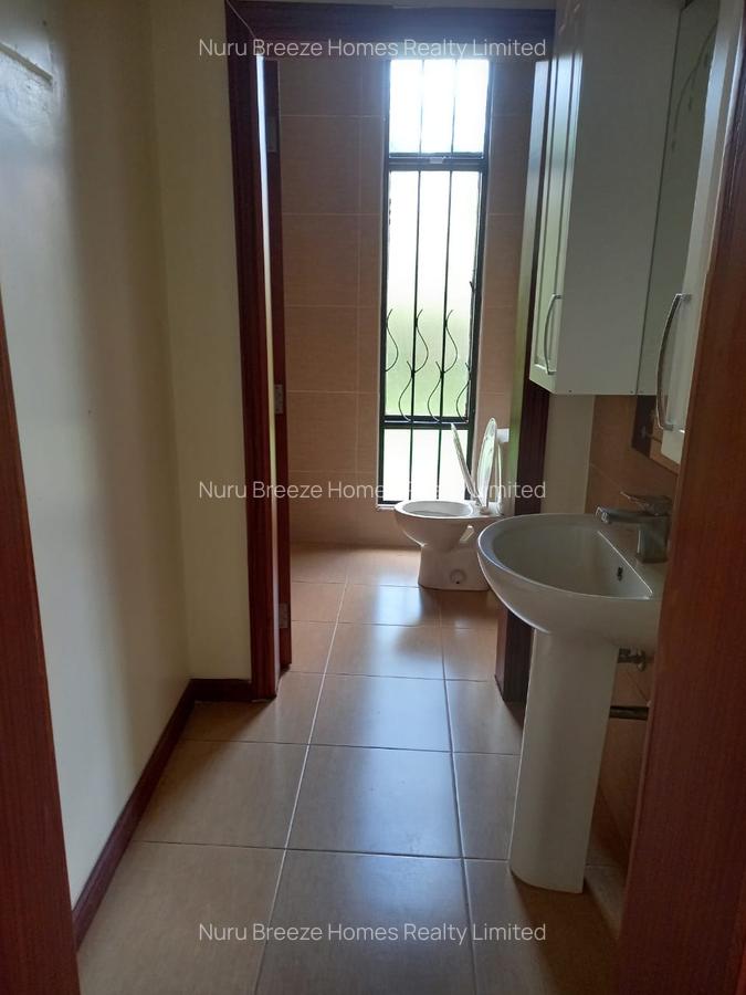 4 Bed Townhouse with En Suite in Runda - 8