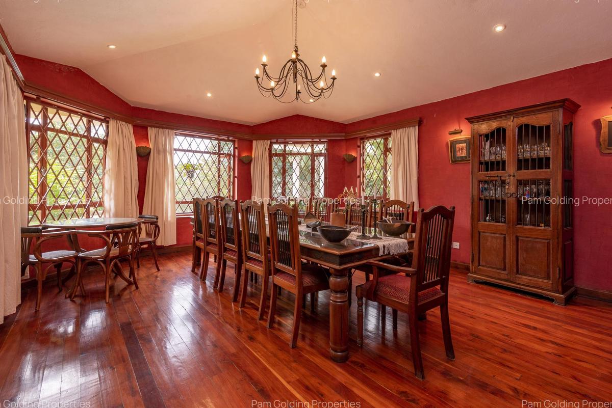 5 Bed House with Swimming Pool in Runda - 3