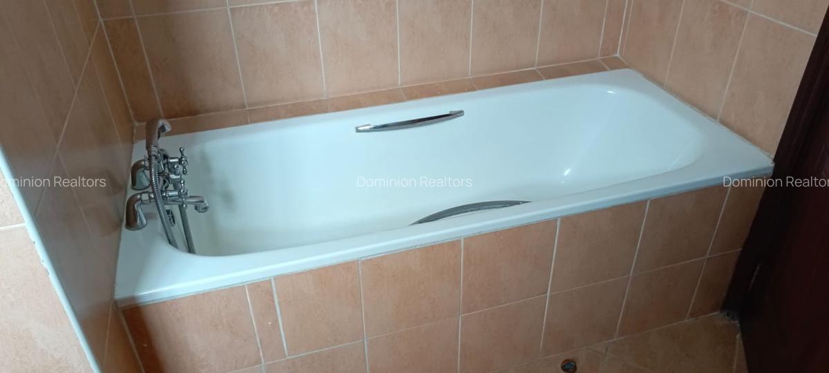 3 Bed Apartment with En Suite at Sports Road - 9