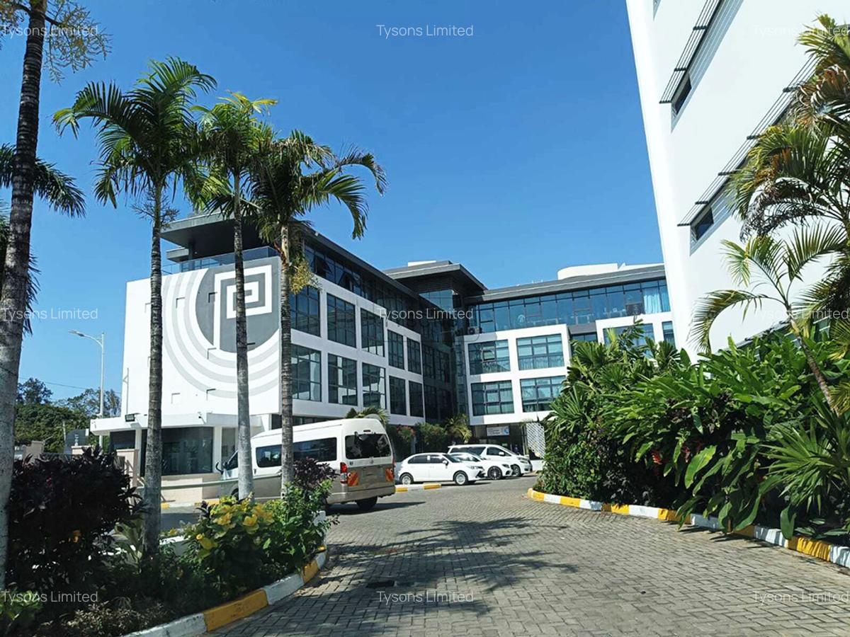 3 Bed Apartment with Swimming Pool at English Point - 1