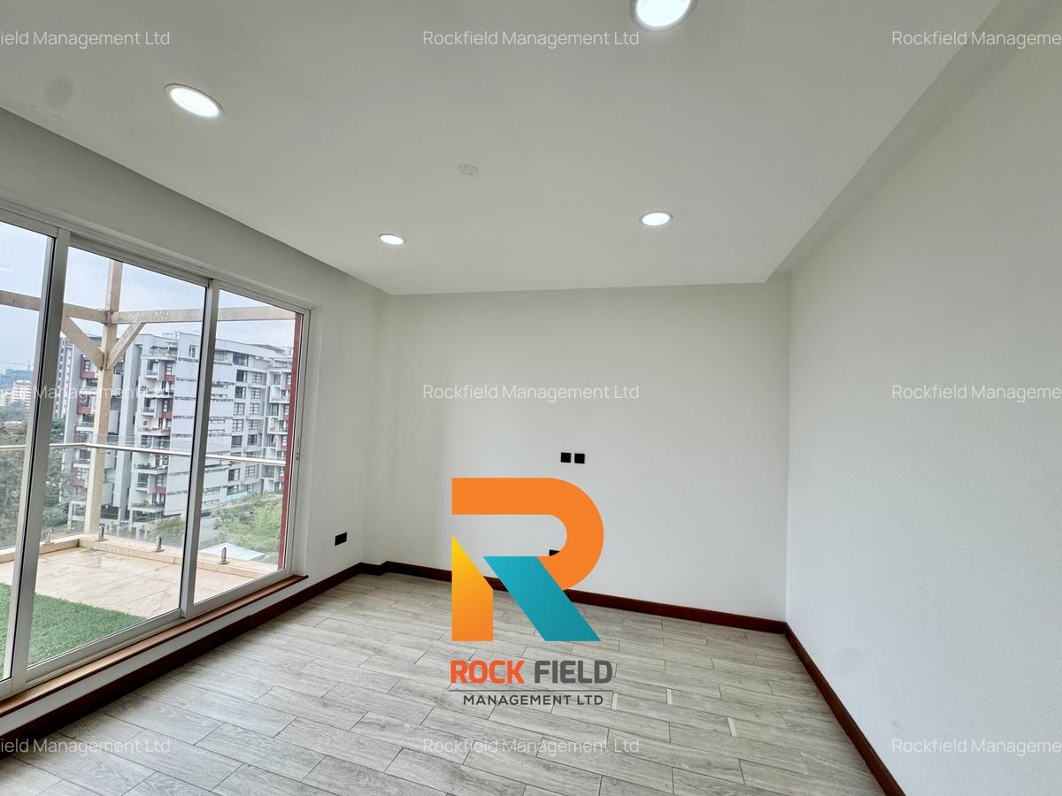 4 Bed Apartment with En Suite in General Mathenge - 9