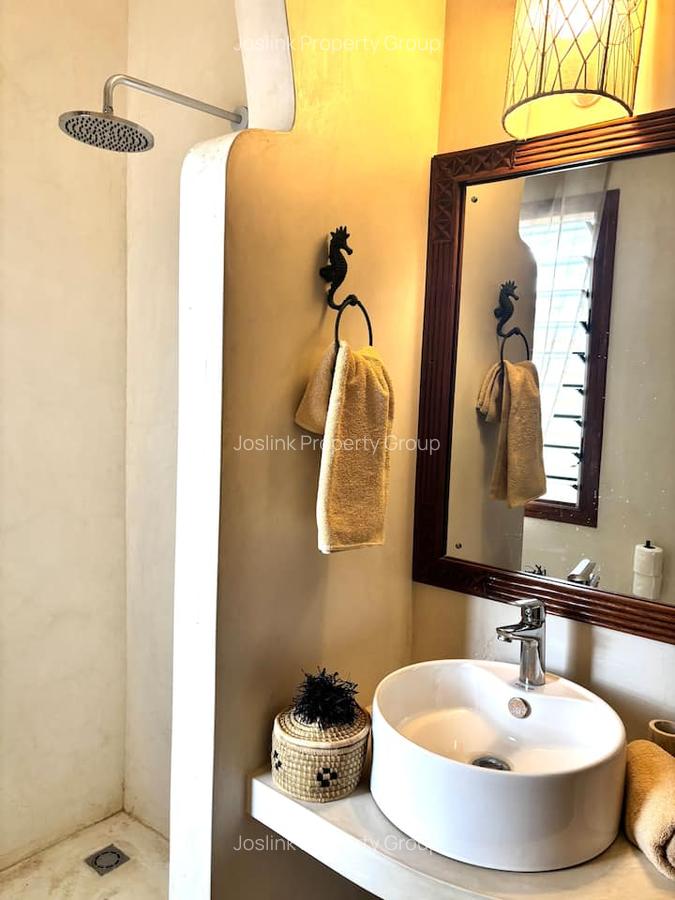 3 Bed Townhouse with En Suite at Greenwood Drive - 13