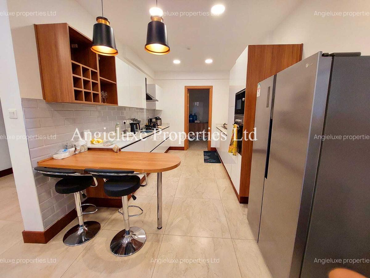 Furnished 2 Bed Apartment with En Suite at City Park Drive - 4