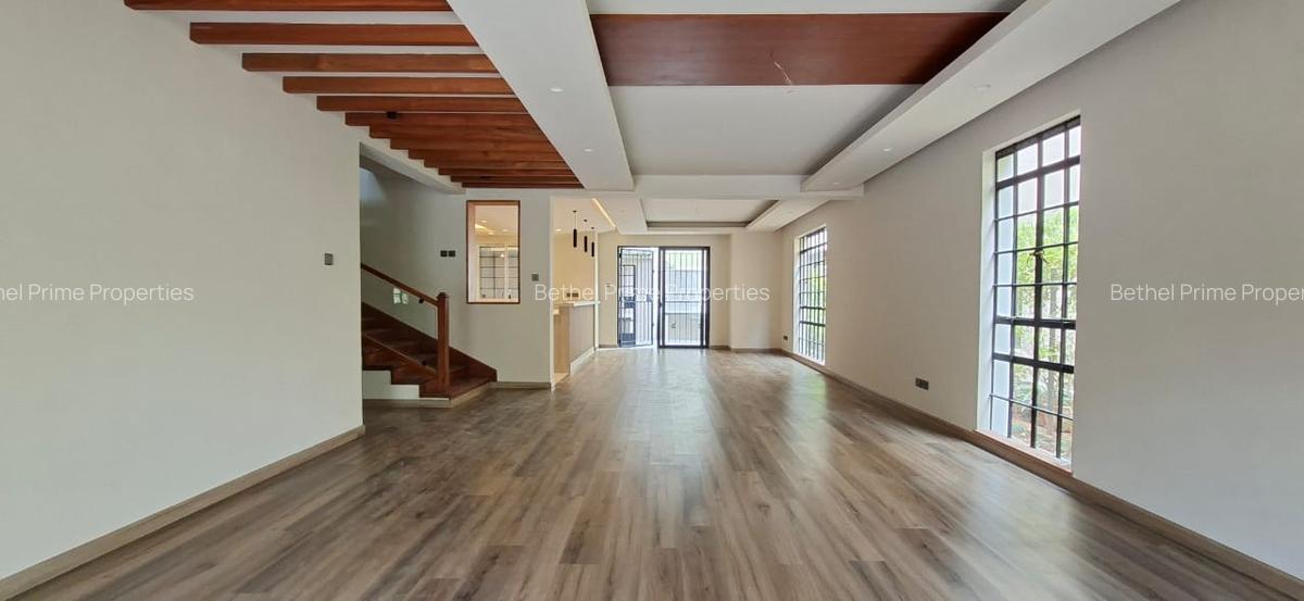 4 Bed Townhouse with En Suite in Spring Valley - 2