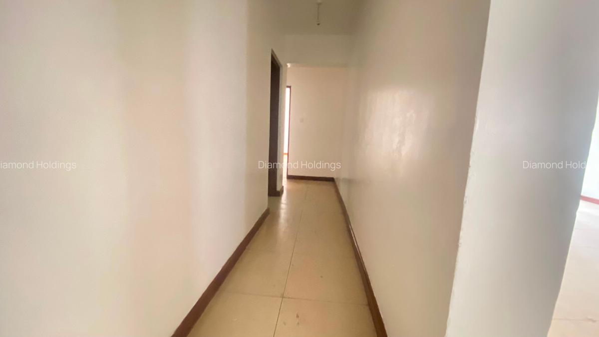 4 Bed Apartment with En Suite at Parklands - 6