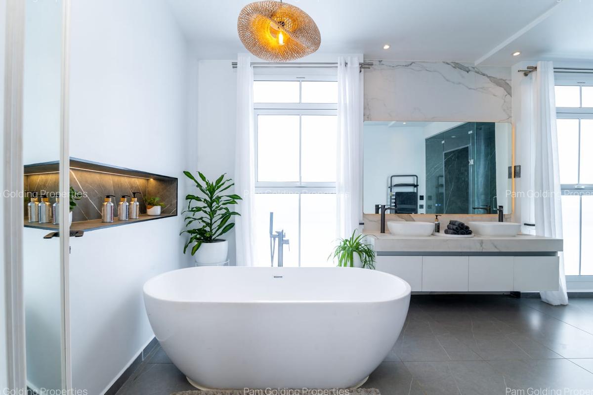 4 Bed Townhouse with Swimming Pool at Crawford Road - 12