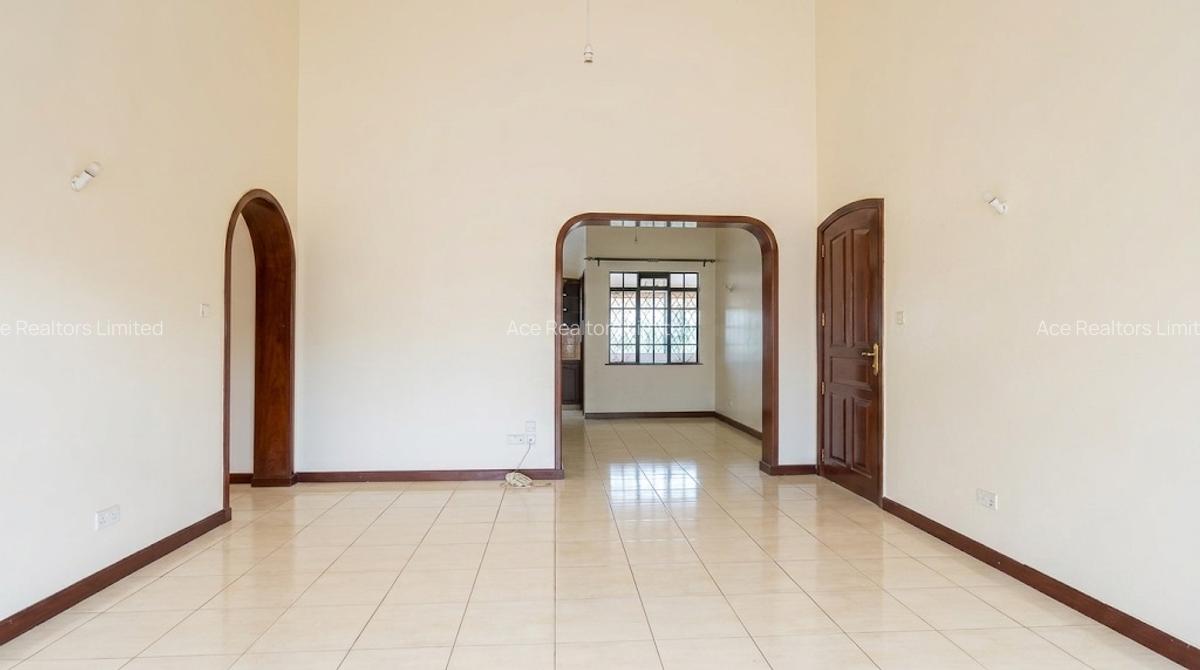 3 Bed Apartment with En Suite at Sports Road - 6