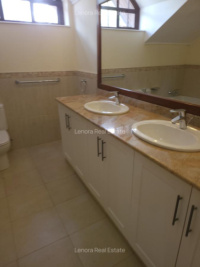5 Bed Villa with En Suite in Karen Hardy - 11