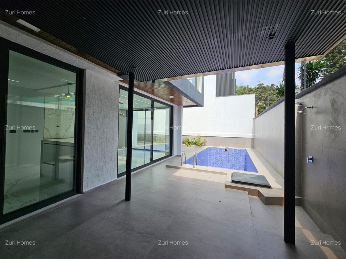 6 Bed Townhouse with En Suite in Lavington - 5