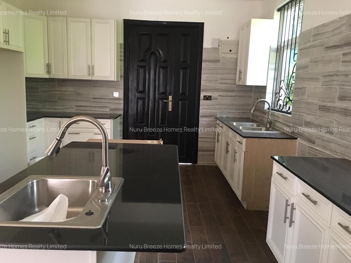5 Bed Townhouse with En Suite in Lavington - 14